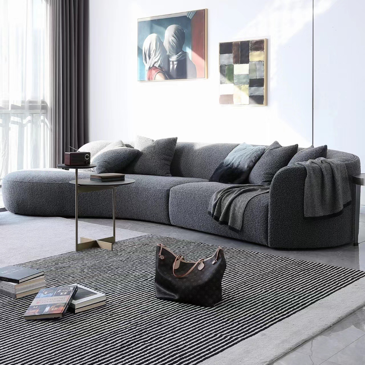 Embrace simplicity and comfort - the Moon Arc sofa Embrace simplicity and comfort - the Moon Arc sofa